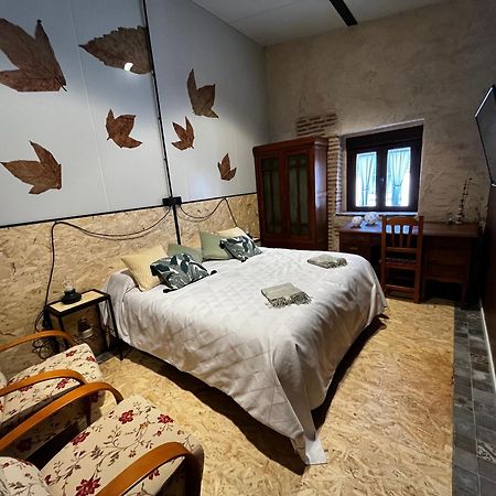 Casa Ruina Guest House Nava del Rey Exterior photo