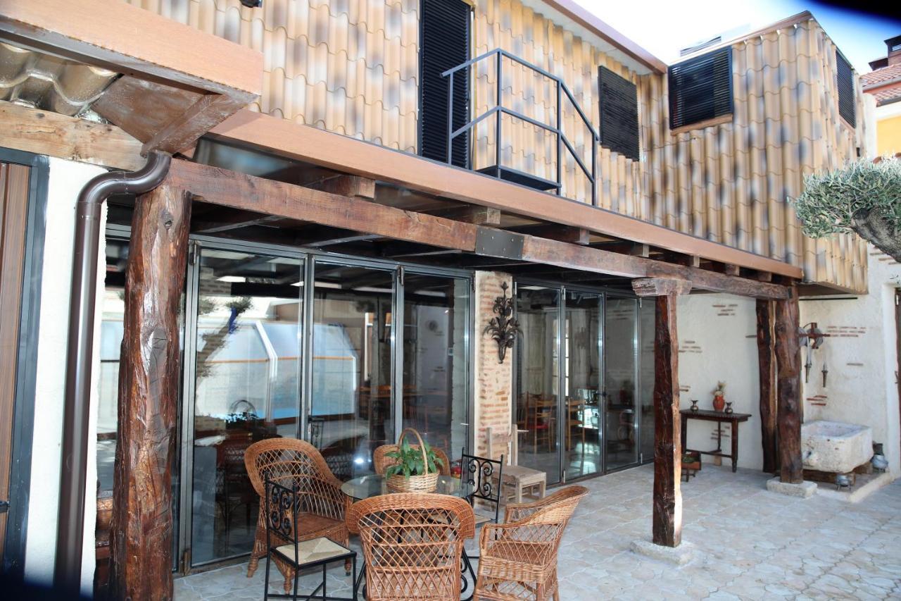 Casa Ruina Guest House Nava del Rey Exterior photo