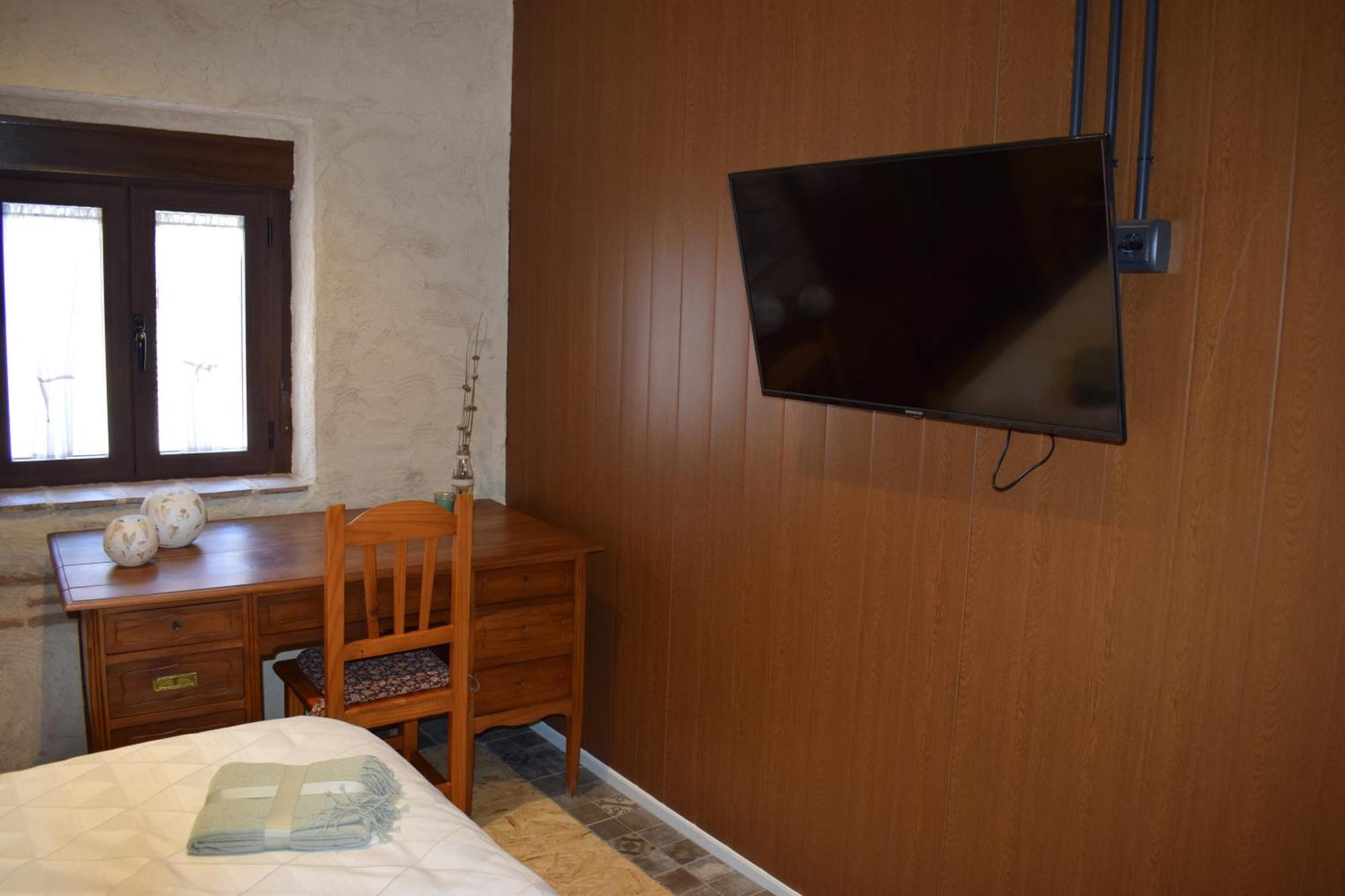 Casa Ruina Guest House Nava del Rey Exterior photo